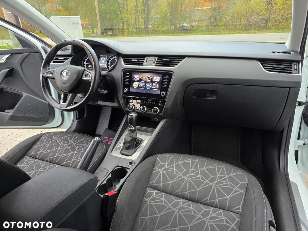 Skoda Octavia Combi 2.0 TDI DSG Clever - 13