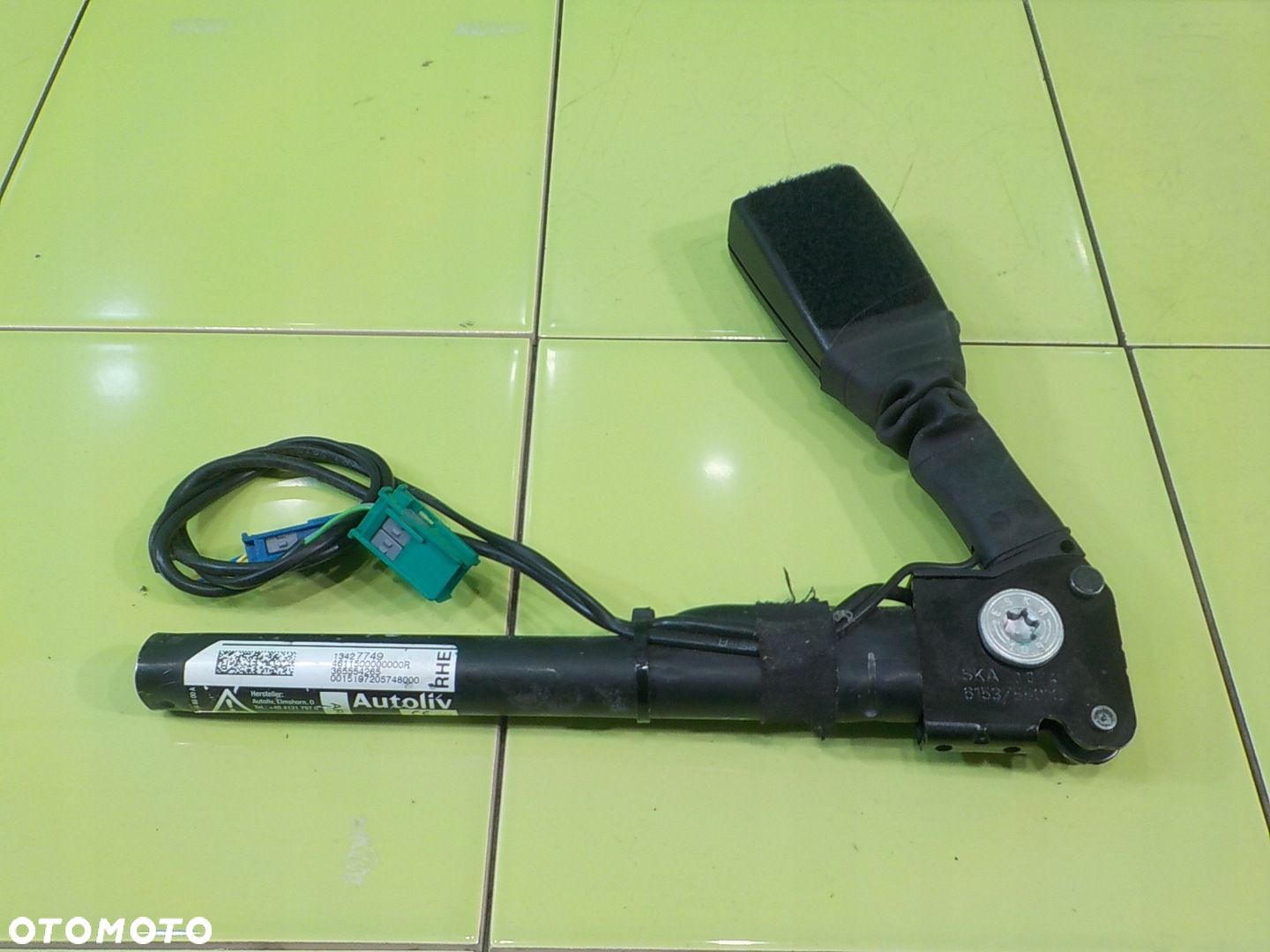 OPEL CORSA E 15r HB 5D napinacz zapinka pasa prawa przod 616046800C - 1