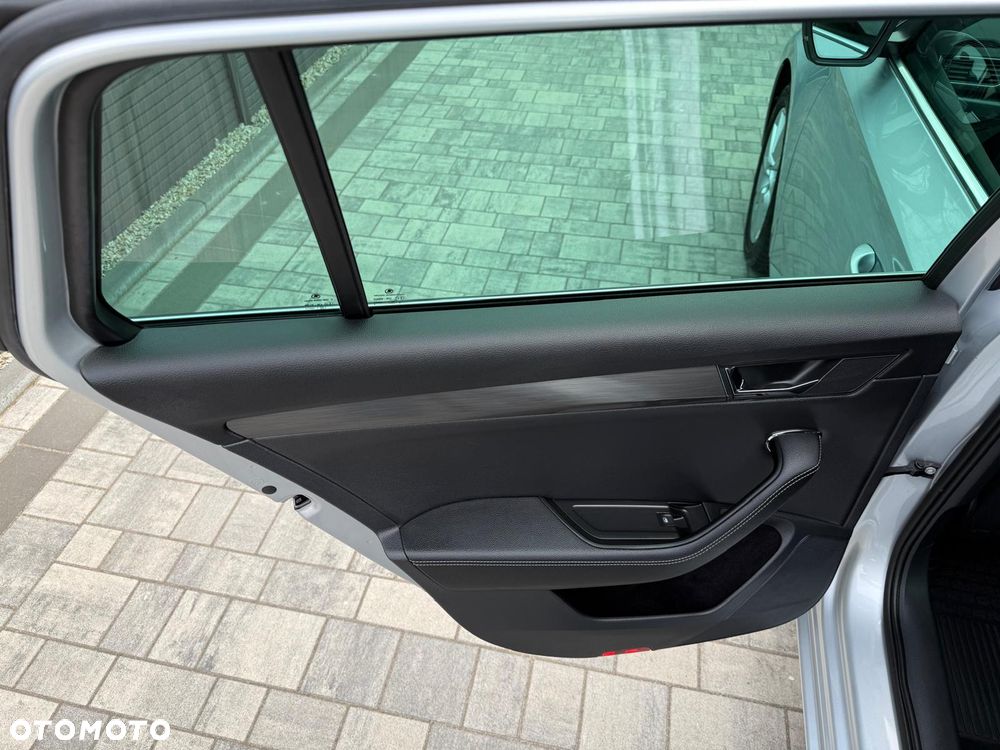 Skoda Superb 1.5 TSI Style DSG - 37