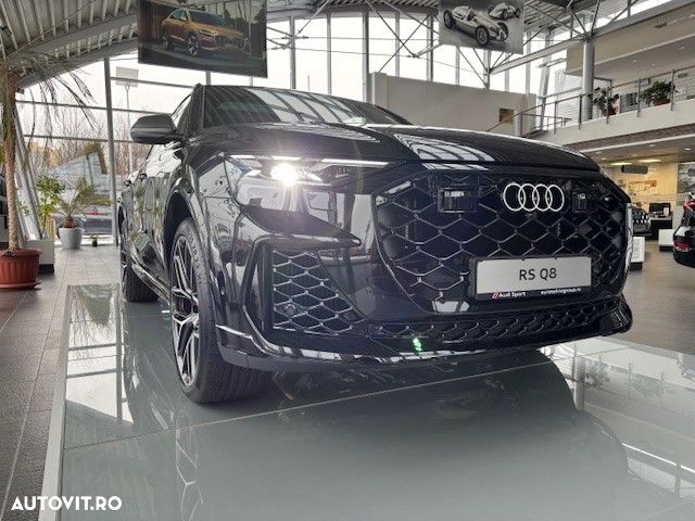 Audi RS Q8 - 8