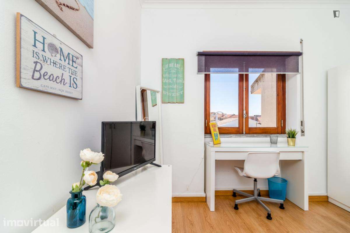 Quarto - localizado em Carcavelos Lisbon - Grande imagem: 4/13