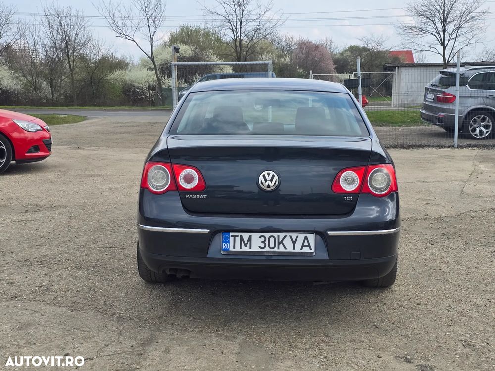 Volkswagen Passat - 11