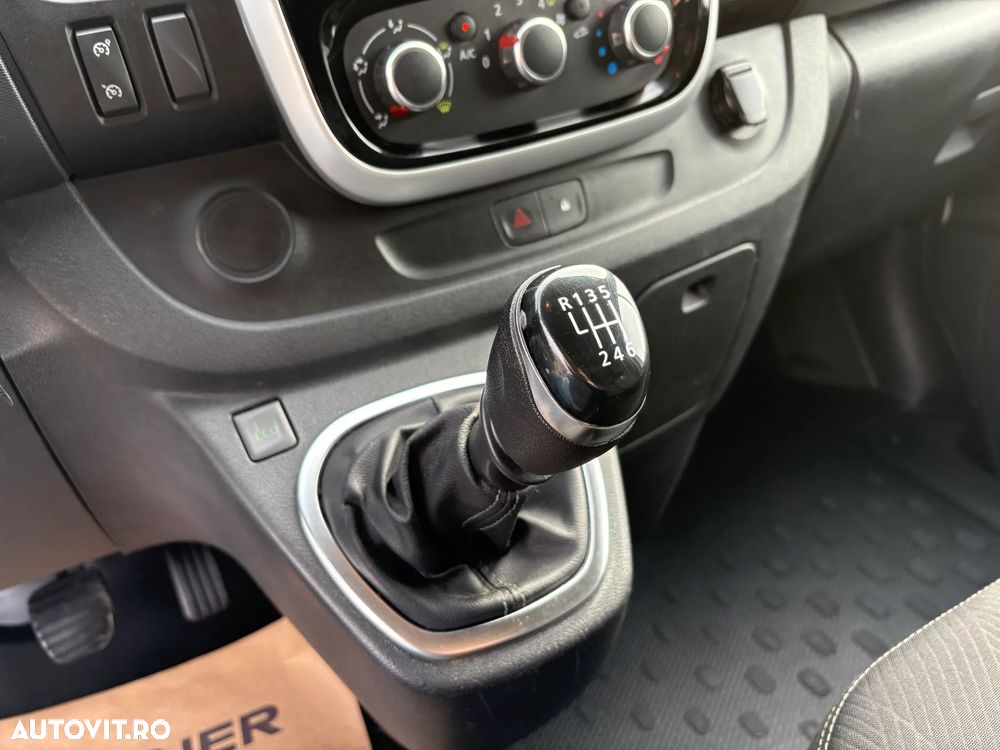 Renault Trafic - 17
