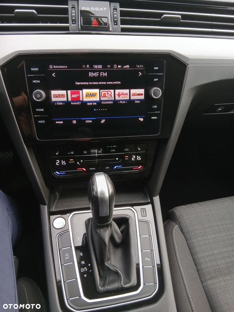 Volkswagen Passat 2.0 TDI SCR DSG Conceptline - 9