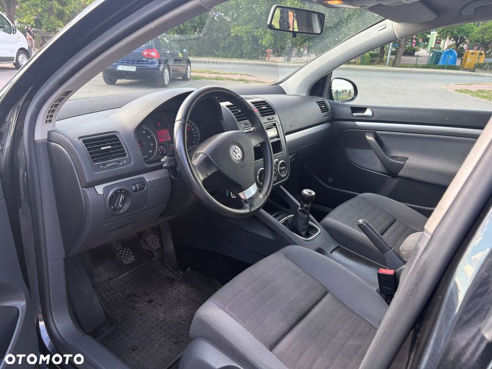 Volkswagen Golf 1.6 FSI Trendline - 7