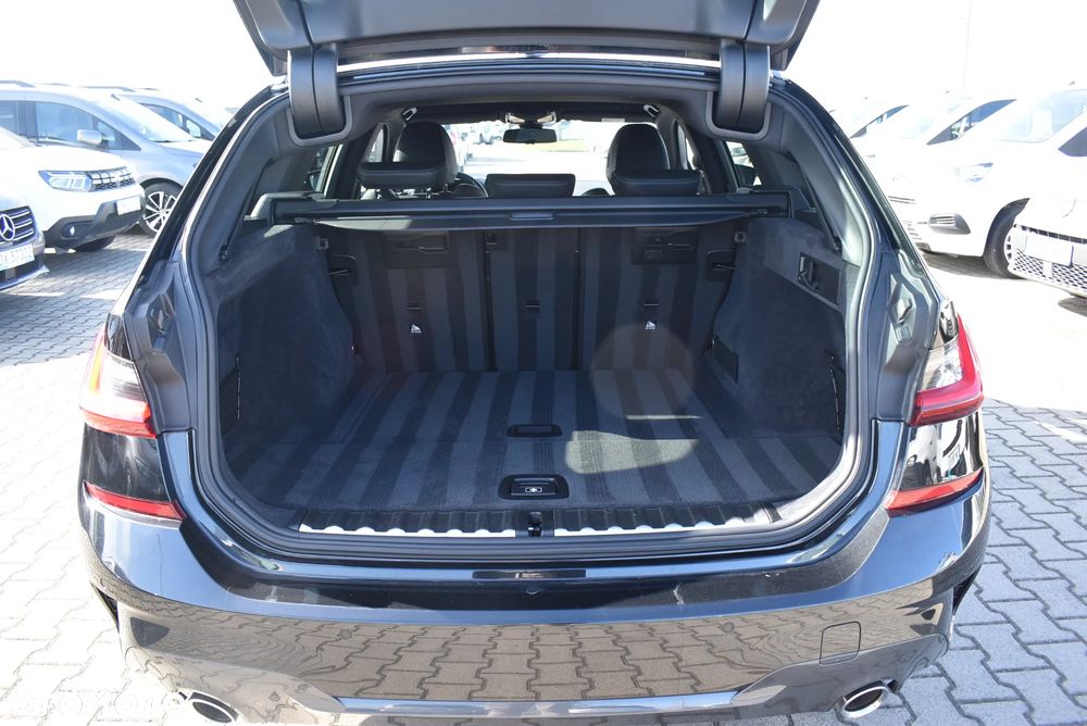 BMW Seria 3 320d xDrive MHEV M Sport sport - 13