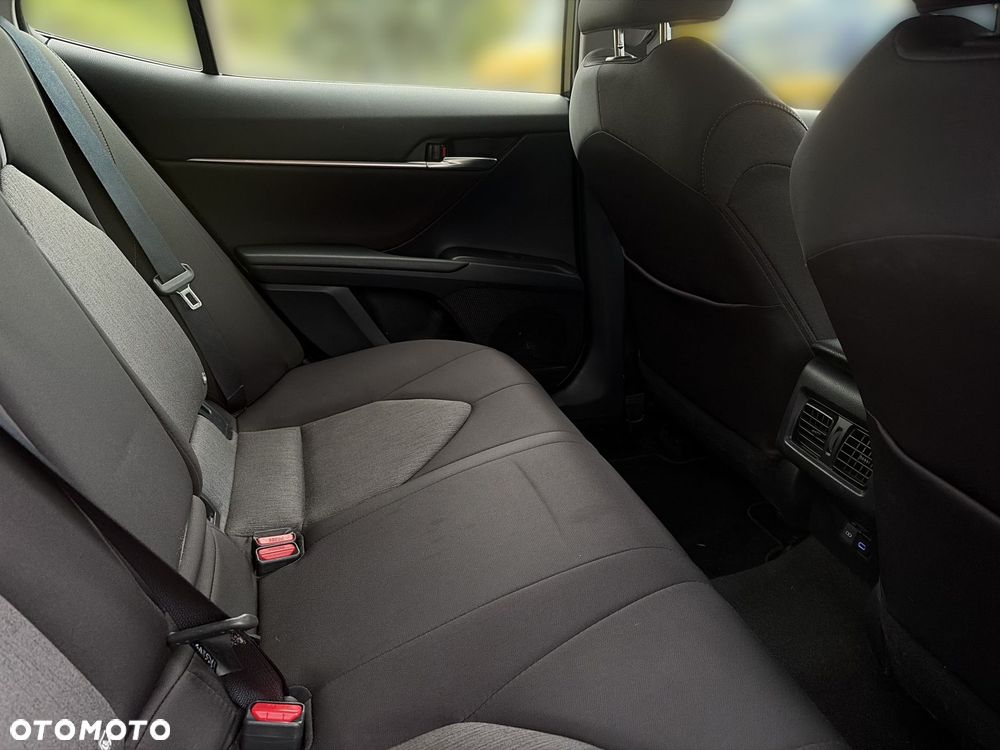 Toyota Camry 2.5 Hybrid Comfort CVT - 11