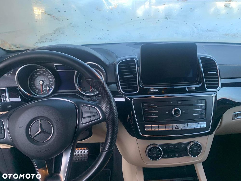 Mercedes-Benz GLE - 17