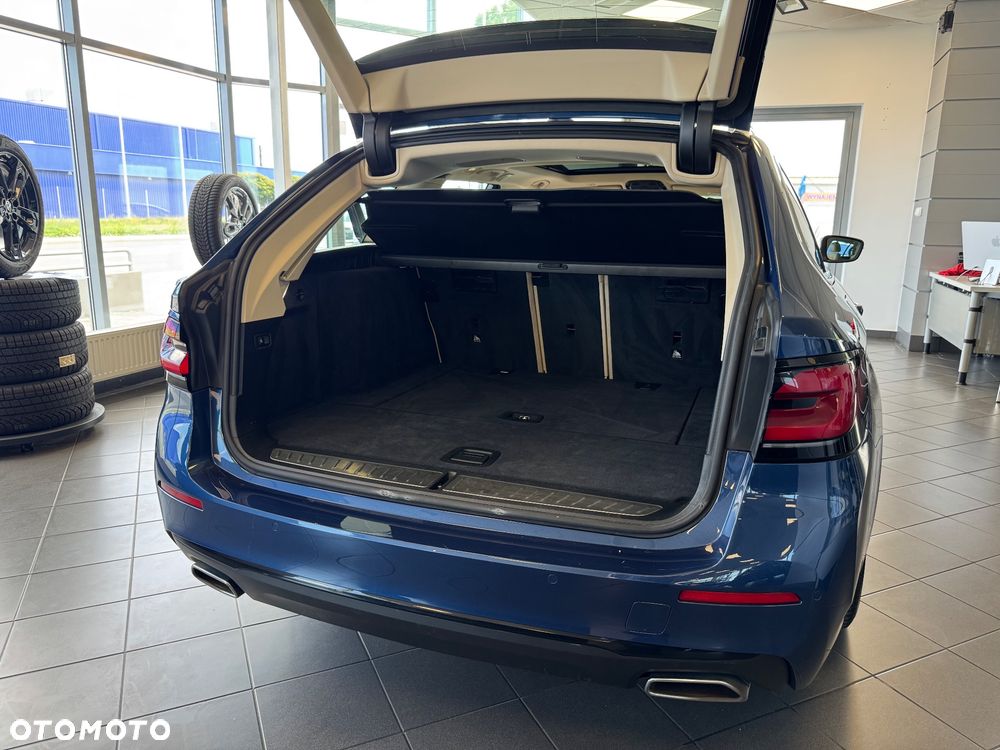 BMW Seria 5 520d xDrive - 25