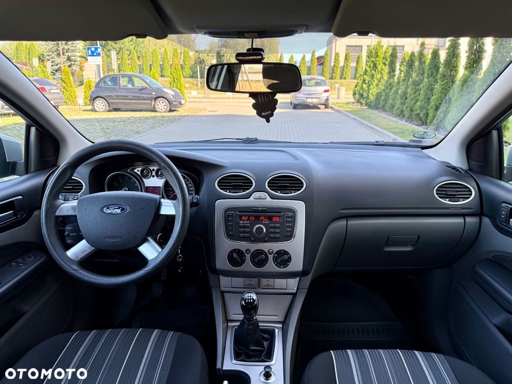 Ford Focus 1.6 Ambiente - 8