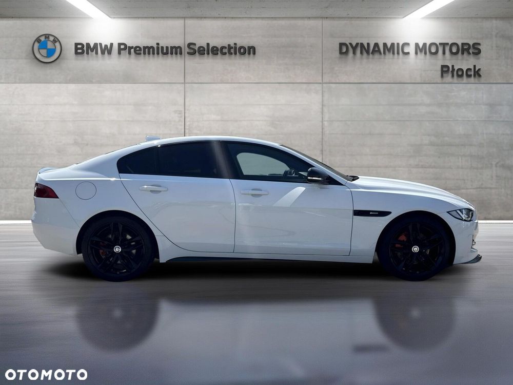 Jaguar XE - 7