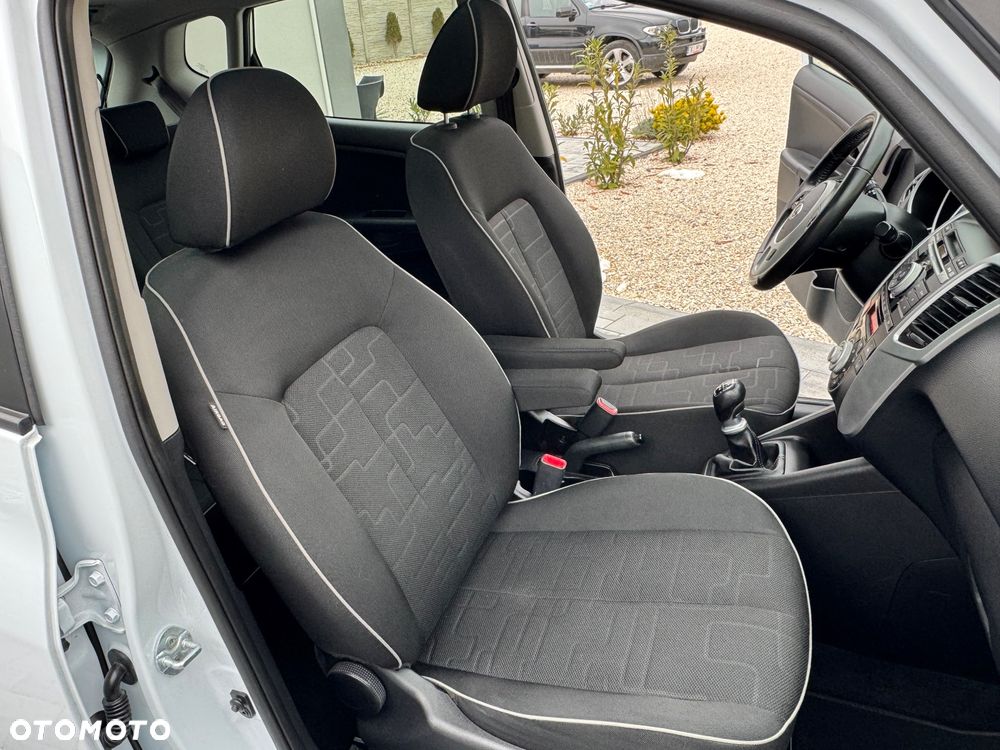 Kia Venga 1.4 CVVT UEFA EURO 2016 - 27