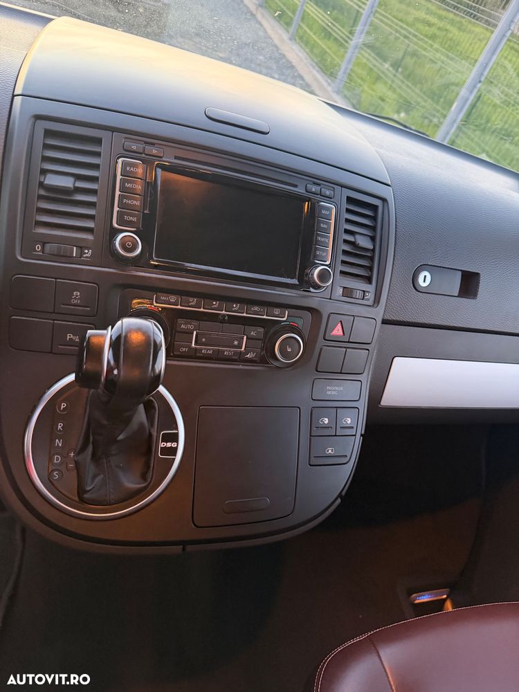 Volkswagen Multivan - 12