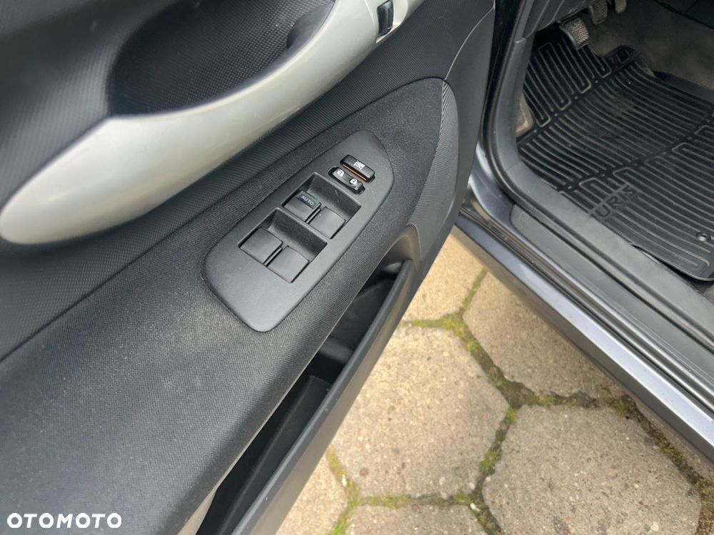 Toyota Auris 2.0 D-4D Executive - 16