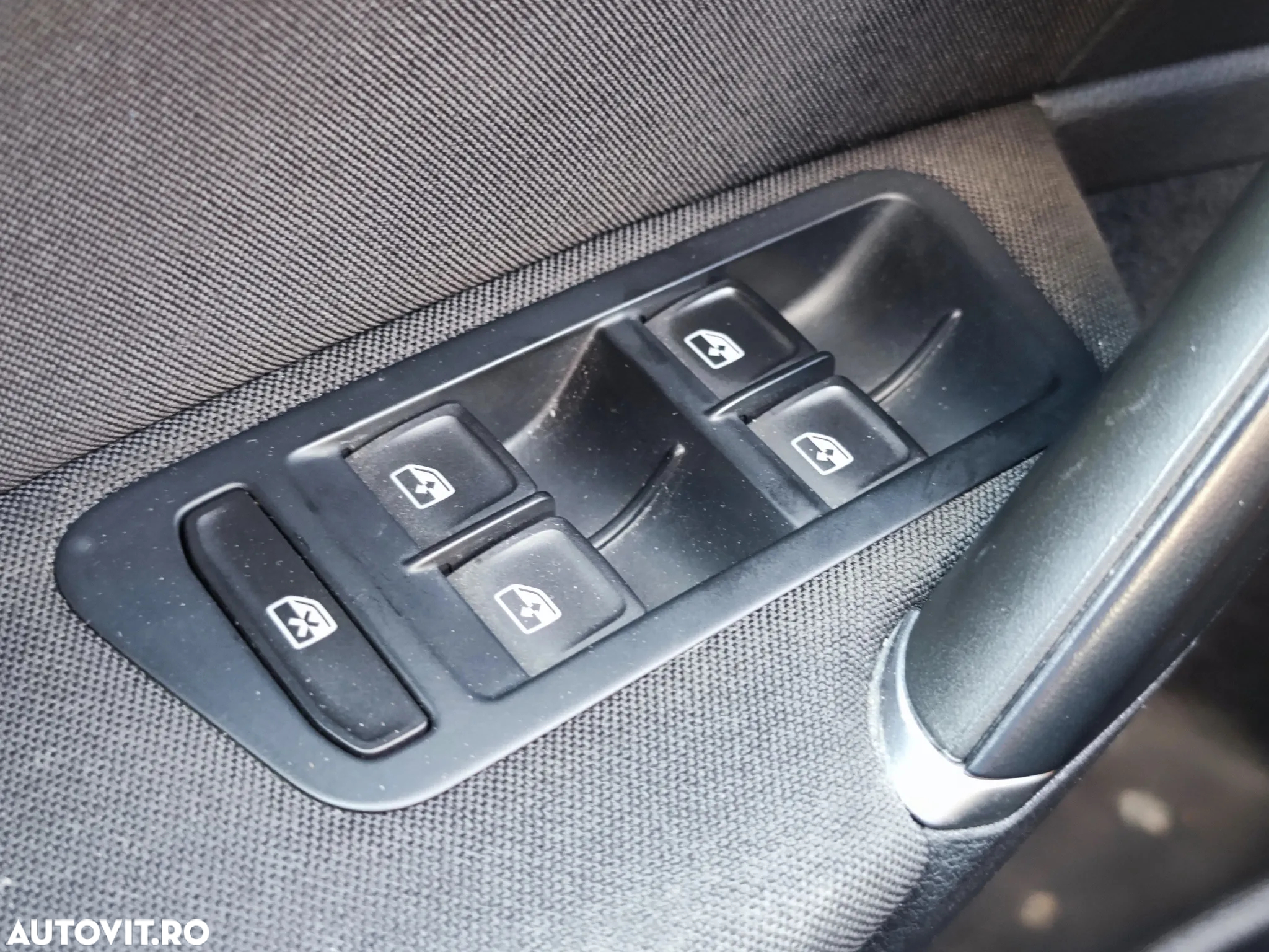 Volkswagen Golf 1.6 TDI DSG Comfortline - 18