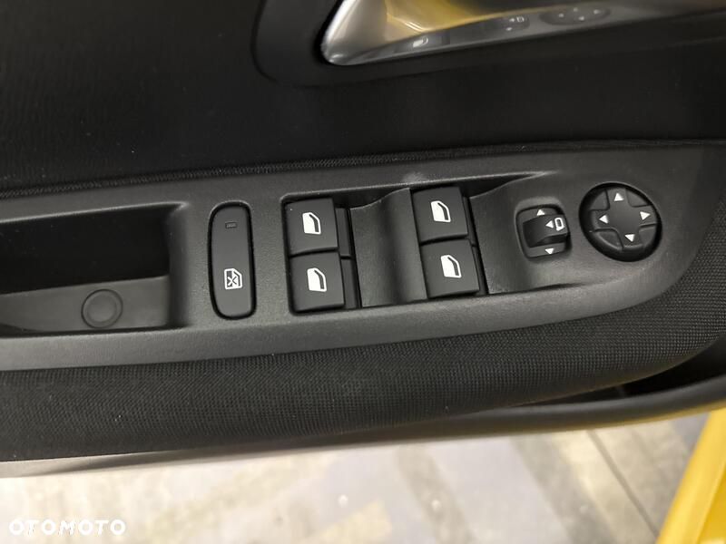 Peugeot 208 1.2 PureTech Active Pack S&S - 12