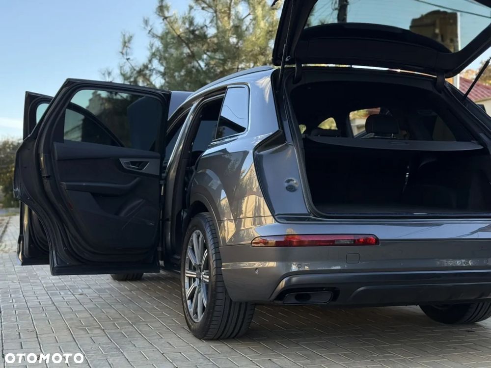 Audi Q7 - 8
