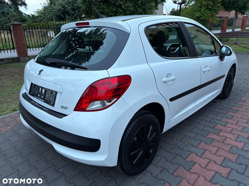 Peugeot 207 75 Millesim 200 - 14