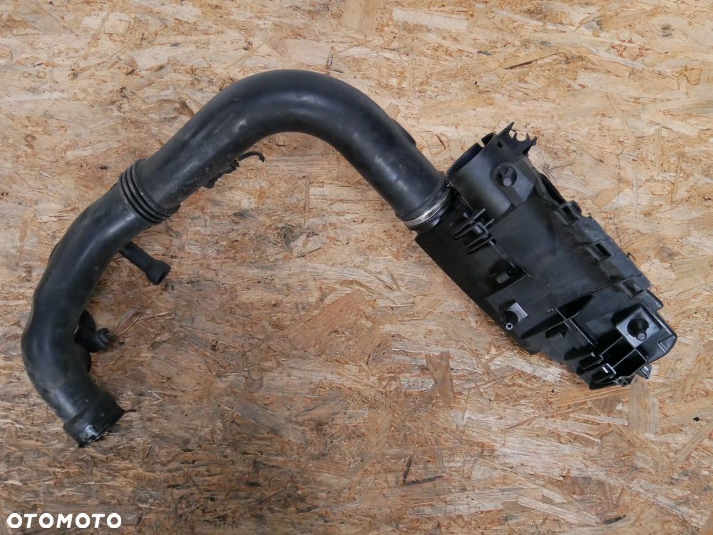 RURA INTERCOOLERA OBUDOWA FILTRA MERCEDES W204 1.8 CGI A271090 A2710901601 - 2