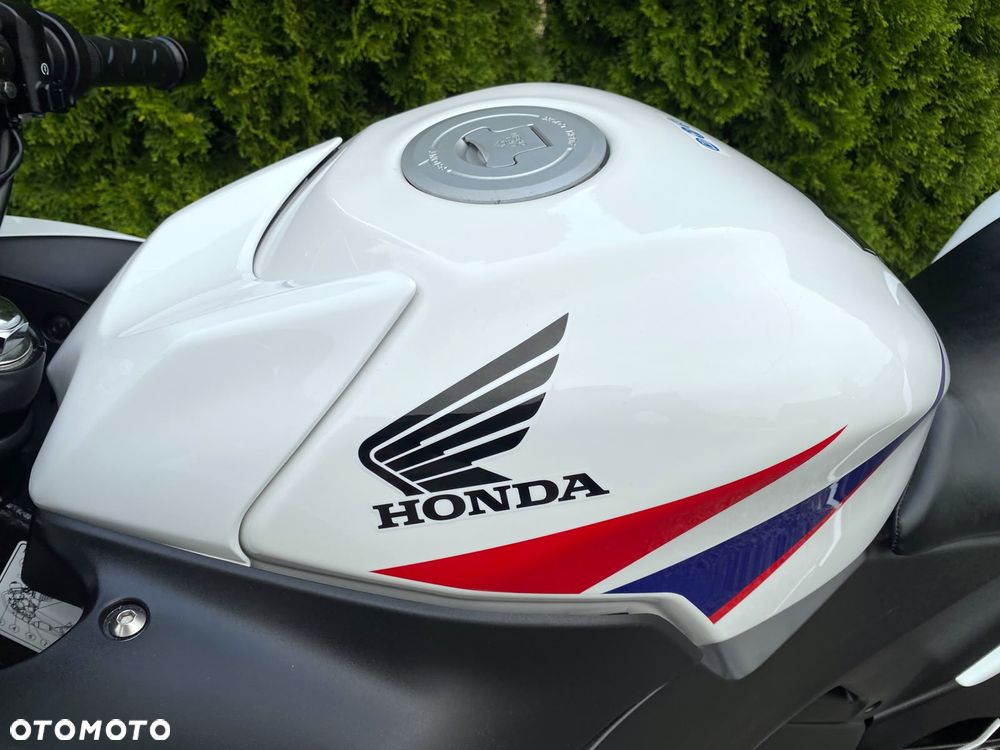 Honda CBR - 11