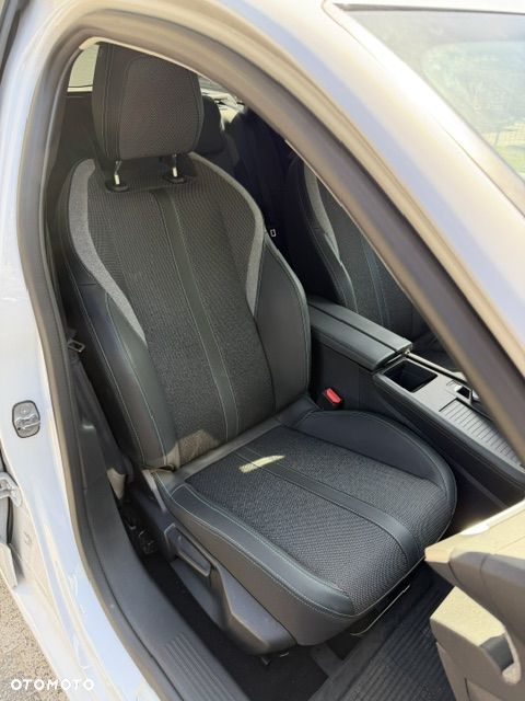 Peugeot 308 1.2 PureTech Allure S&S EAT8 - 17