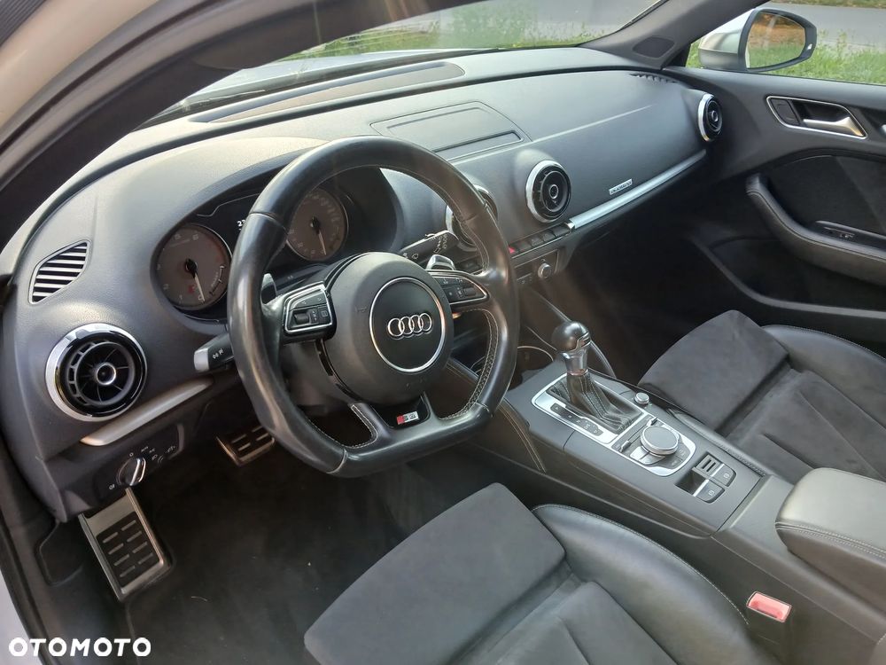 Audi S3 S tronic - 17