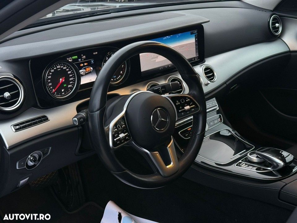 Mercedes-Benz E - 27