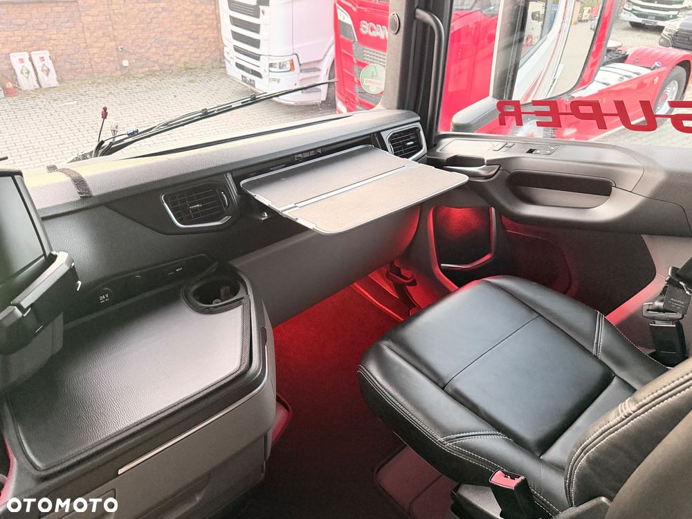 Scania 500S SCANIA Super z Niemiec pełna opcja, skóry, 6x poduszek przód i tył 2022/2023 - 28