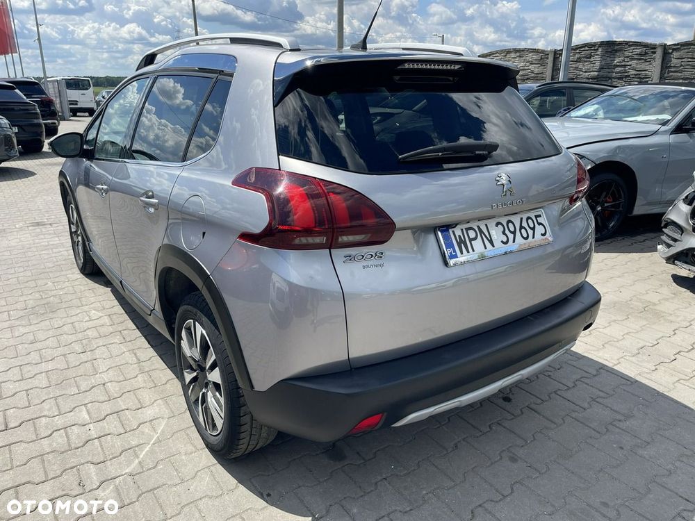 Peugeot 2008 1.2 Pure Tech GPF Allure S&S EAT6 - 4