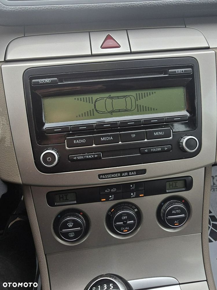 Volkswagen Passat - 35