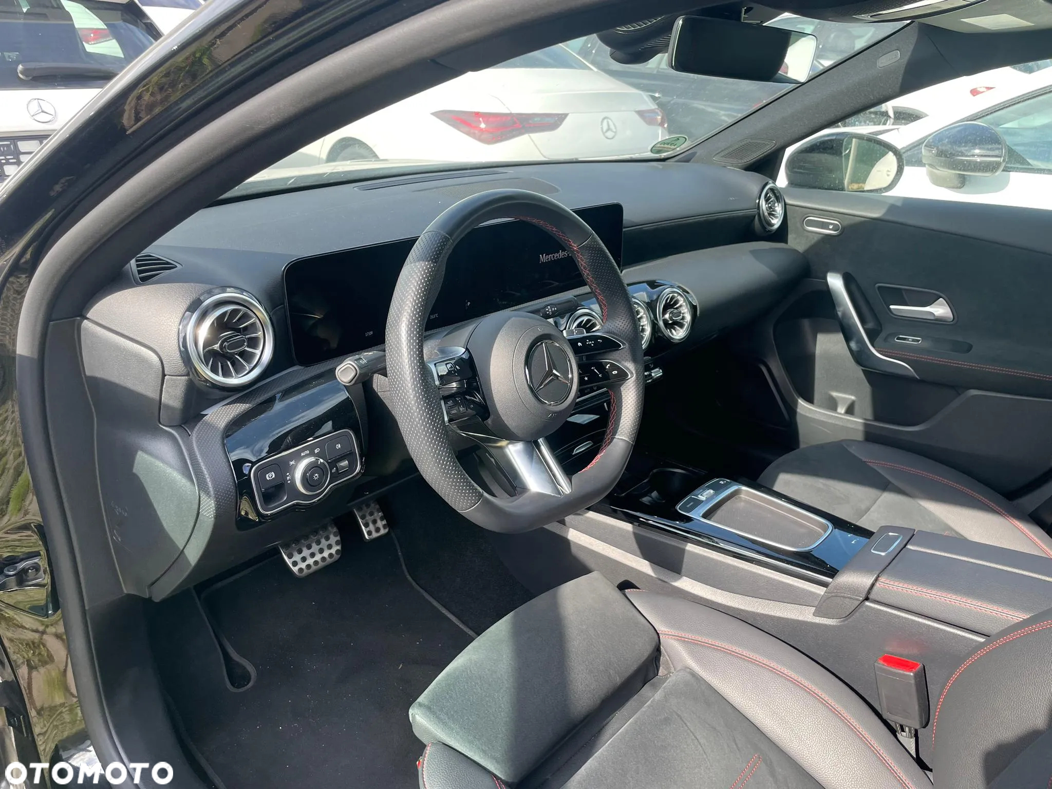 Mercedes-Benz Klasa A 200 AMG Line 7G-DCT - 4