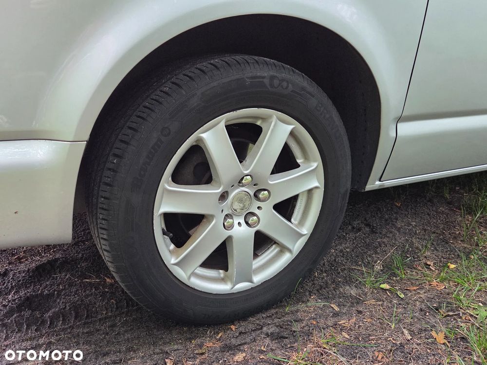 Volkswagen Caravelle - 10