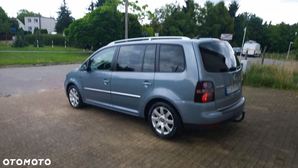 Volkswagen Touran 2.0 TDI R-Line Edition - 17