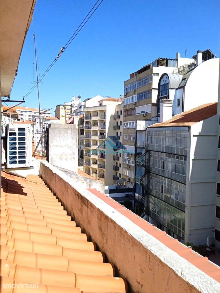 Apartamento T1 - Mobilado - Ar-Condicionado - Grande imagem: 2/29