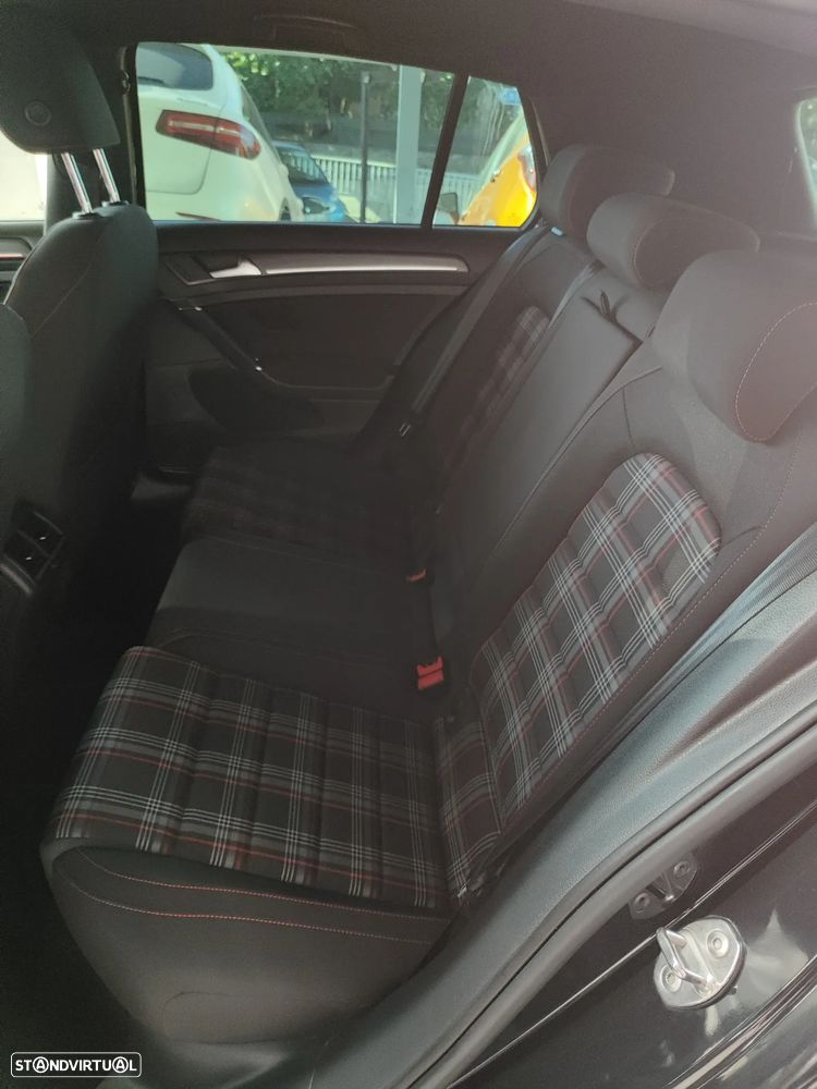 VW Golf GTI 2.0 TSI OPF DSG Performance - 15
