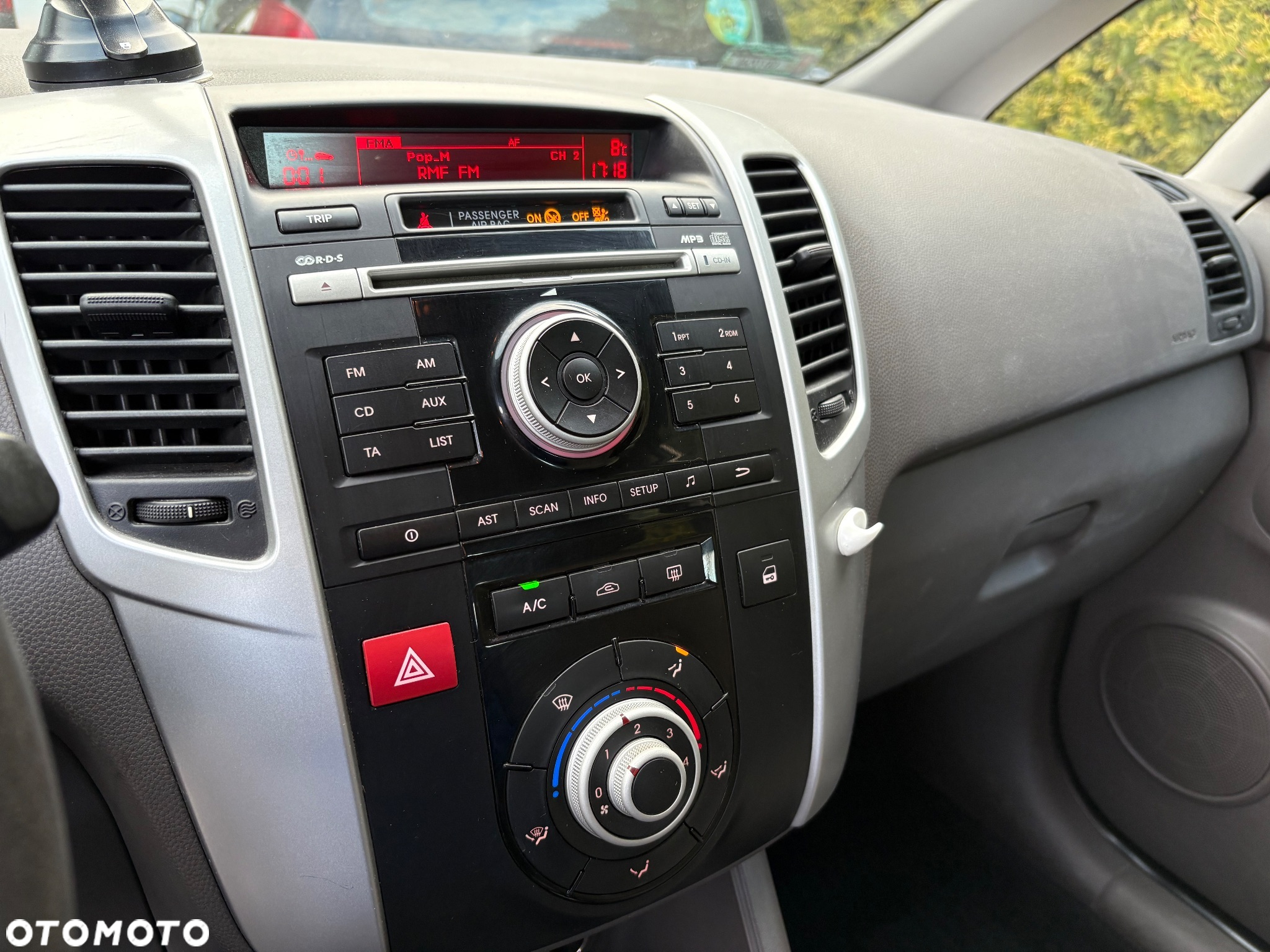 Kia Venga - 10