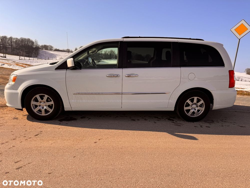 Chrysler Town & Country - 15