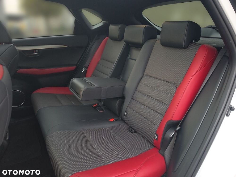 Lexus NX 300h F Sport AWD - 31