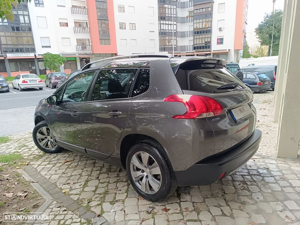 Peugeot 2008 1.2 PureTech Style - 4