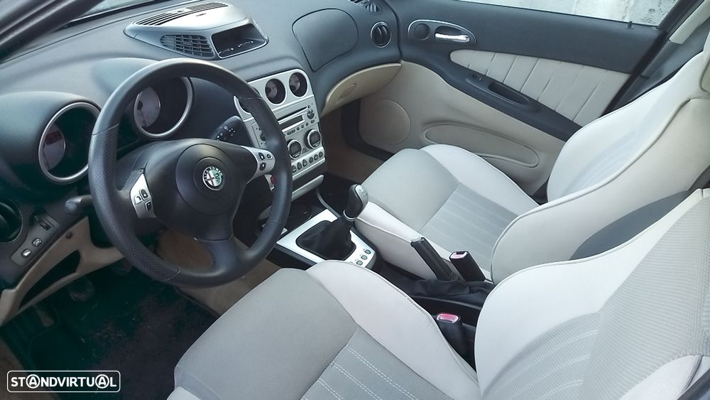 Alfa Romeo 156 Sportwagon 1.6 TS Distinctive - 1