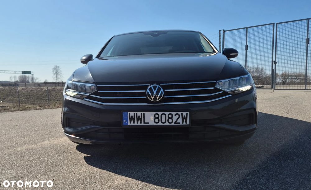Volkswagen Passat 1.5 TSI EVO Essence DSG - 1