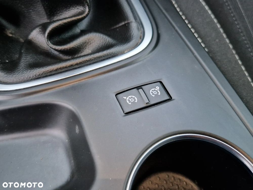 Renault Megane ENERGY TCe 100 LIMITED - 11