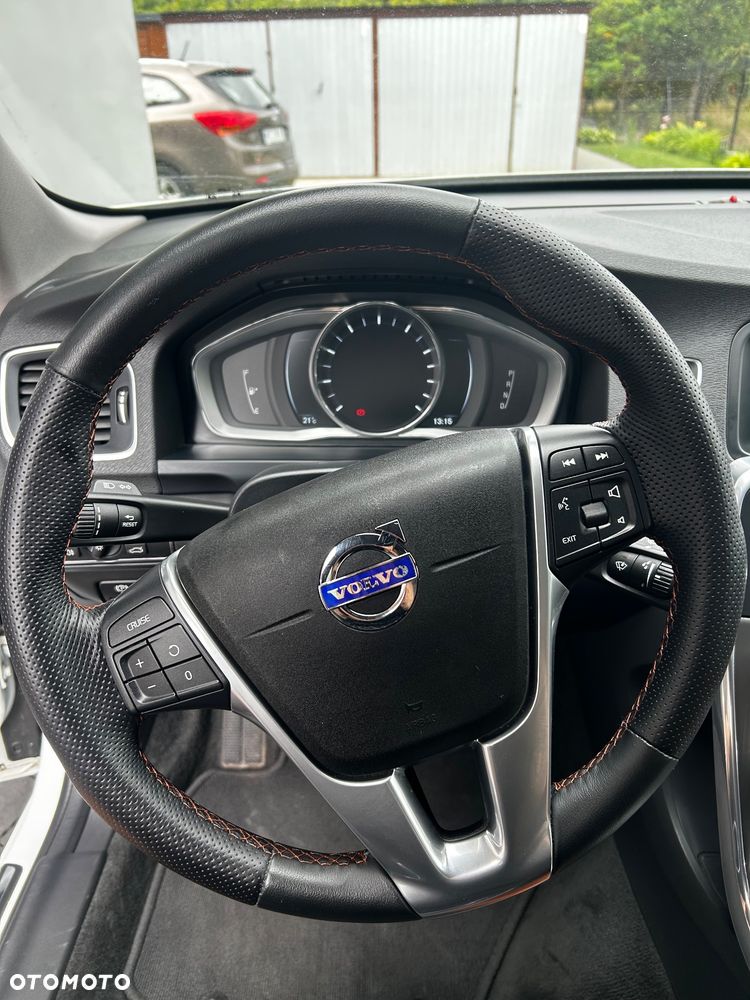 Volvo V60 Cross Country T5 AWD Momentum - 19