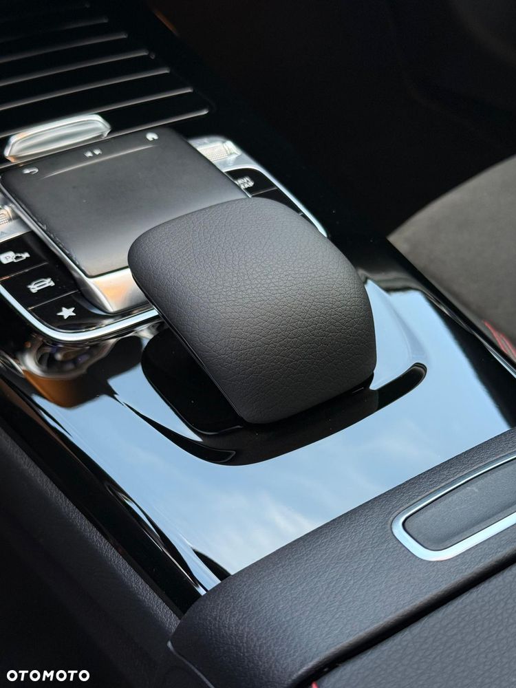 Mercedes-Benz CLA 250 AMG Line 7G-DCT - 19