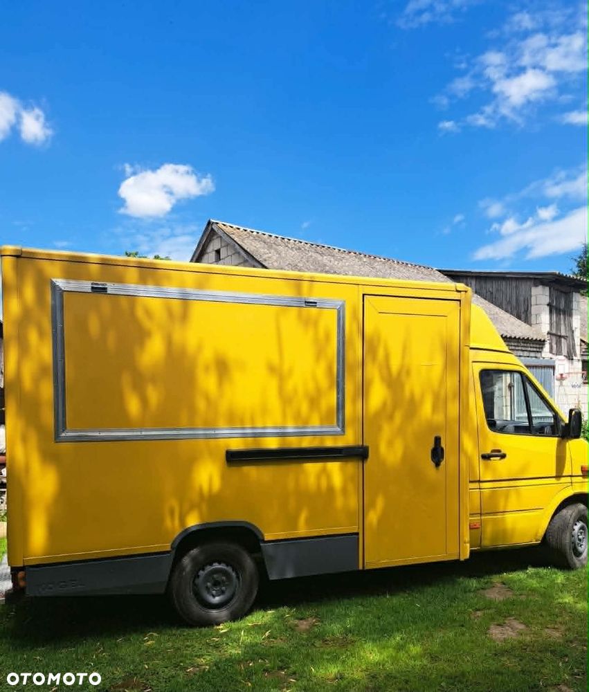 Mercedes-Benz Sprinter - 2