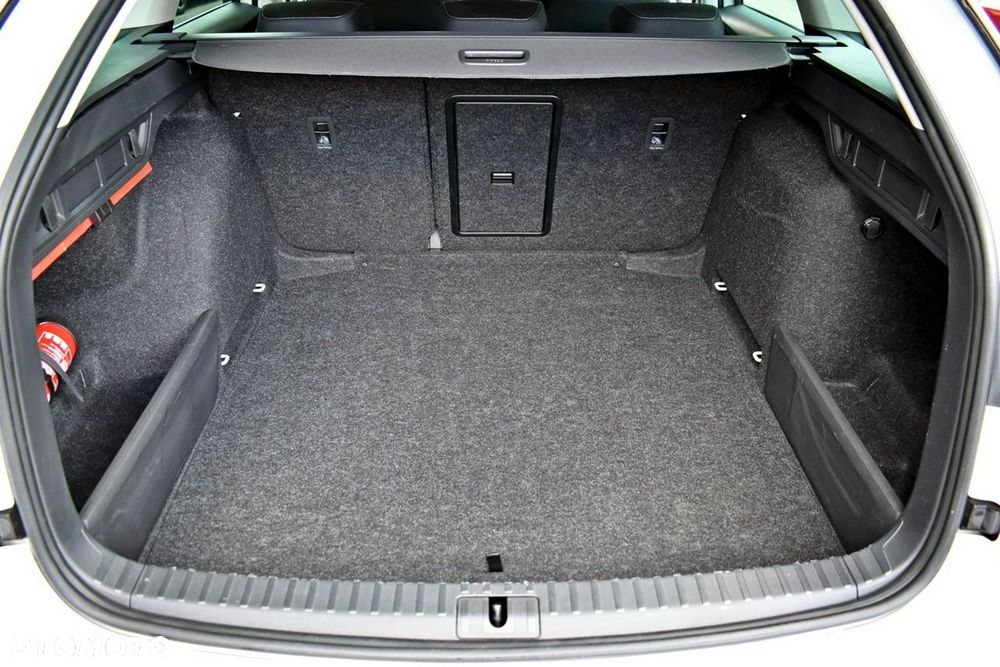 Skoda Octavia 1.5 TSI mHEV Selection DSG - 28