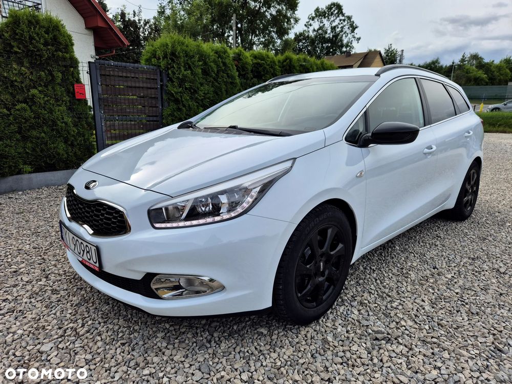 Kia Ceed 1.6 GDI Fifa World Cup Edition - 2
