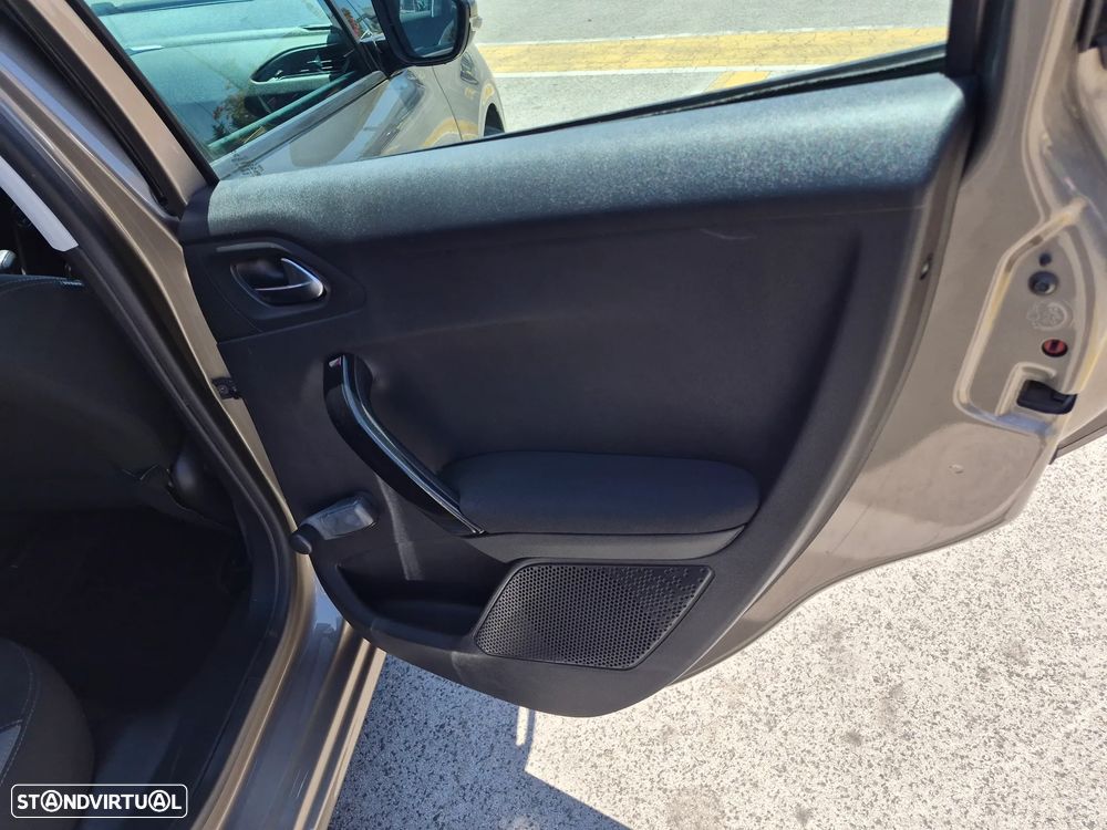 Peugeot 208 1.6 e-HDi Active 95g - 18