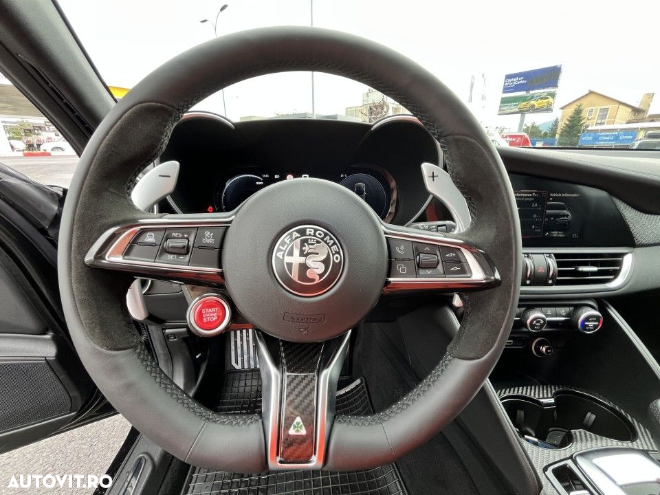 Alfa Romeo Giulia 2.9 V6 Turbo RWD AT8 Quadrifoglio - 15