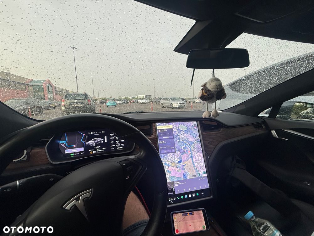 Tesla Model S - 14